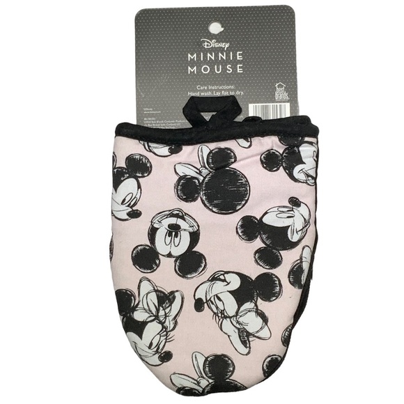 Disney Oven Mitts 2 Pack Mickey Minnie Mouse Oversized Mini Mitts Black Pink - Picture 3 of 16